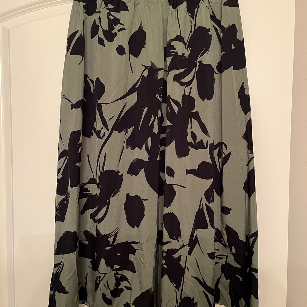 SHEIN Black and Green Floral A-Line Skirt